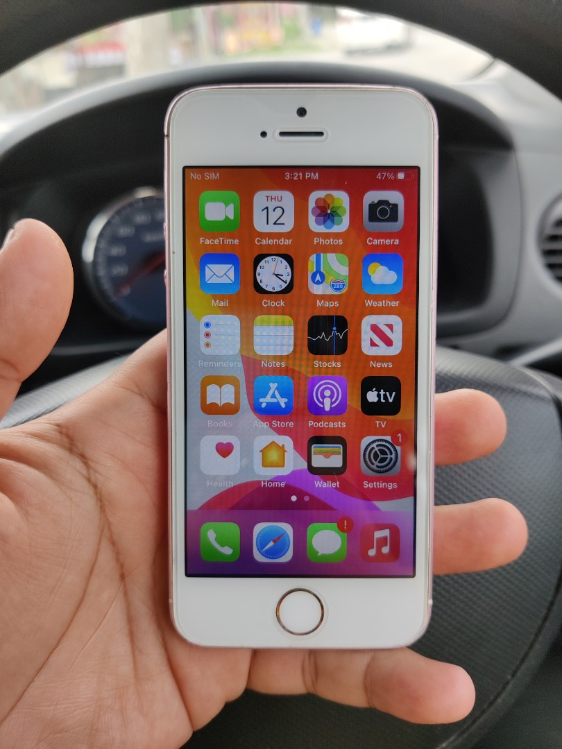 Used Iphone Se 32 Gb Mobile Phones Tablets Iphone Iphone 5 Series On Carousell Used Iphone Se 32 Gb Mobile Phones Tablets Iphone Iphone 5 Series On Carousell