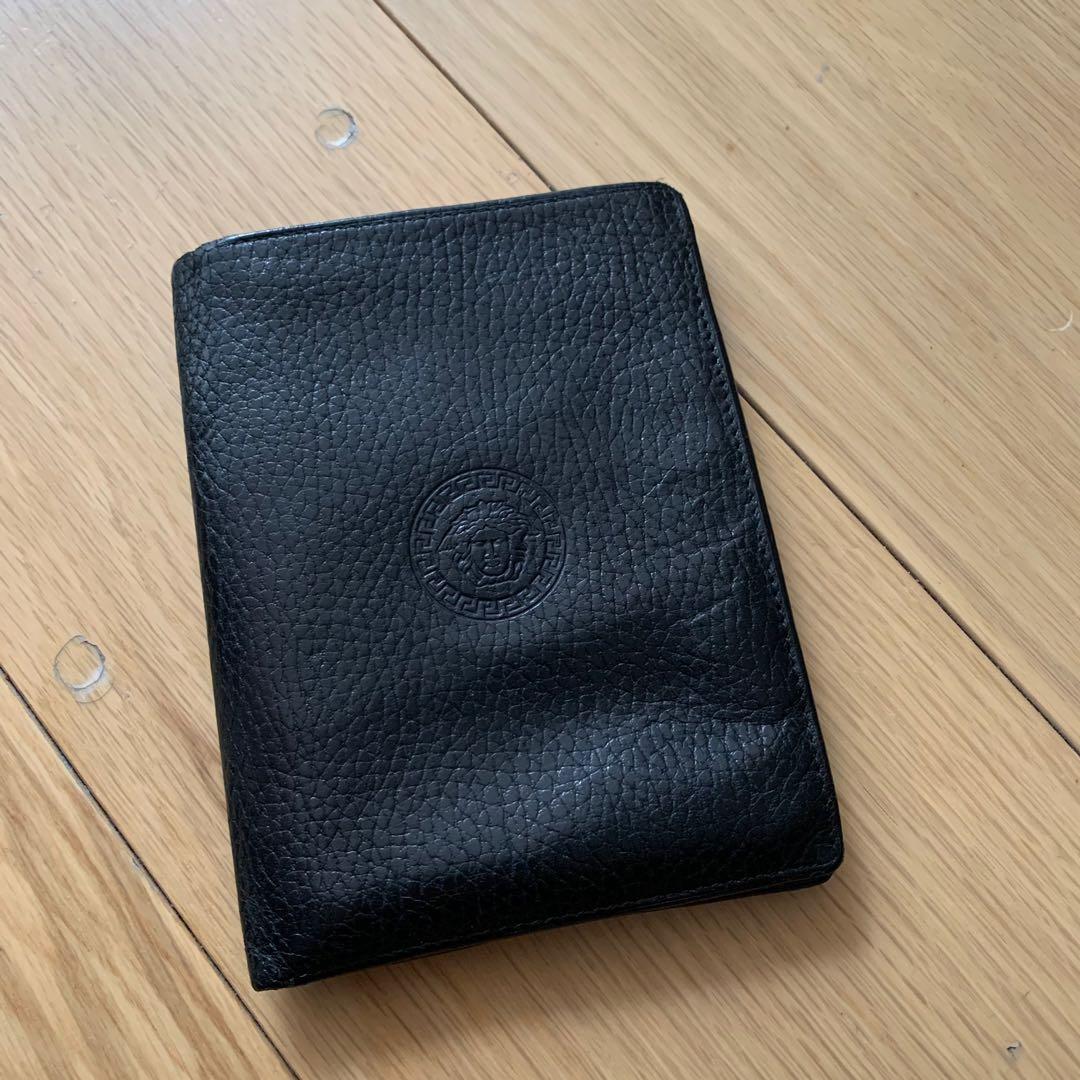 Versace vintage passport holder, 名牌, 飾物及配件 Carousell