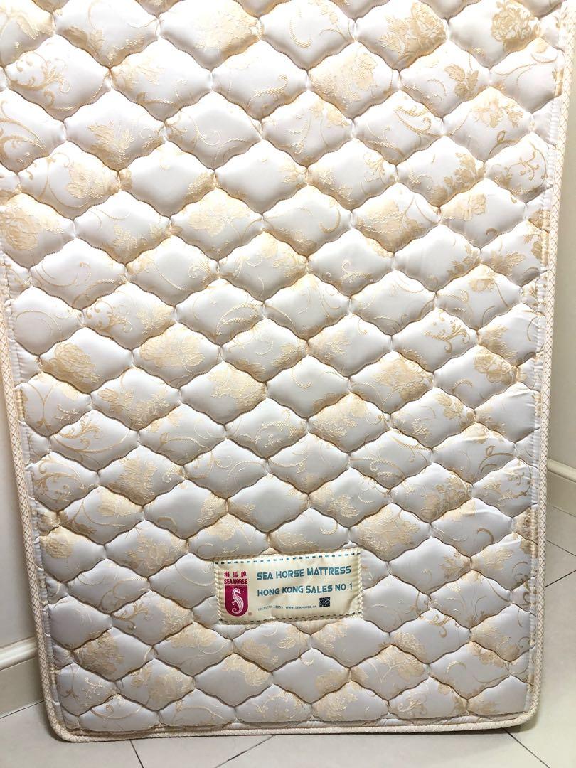 一口價 38 超新淨海馬單人床褥 6尺乘3尺乘4寸高, 傢俬&家居, 傢俬, 床架及床褥 Carousell
