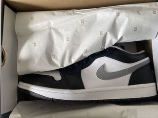 (Category: ) located in . Submitted by retrocityfashions (Listing ID 1107441064, Image 1). Description: .