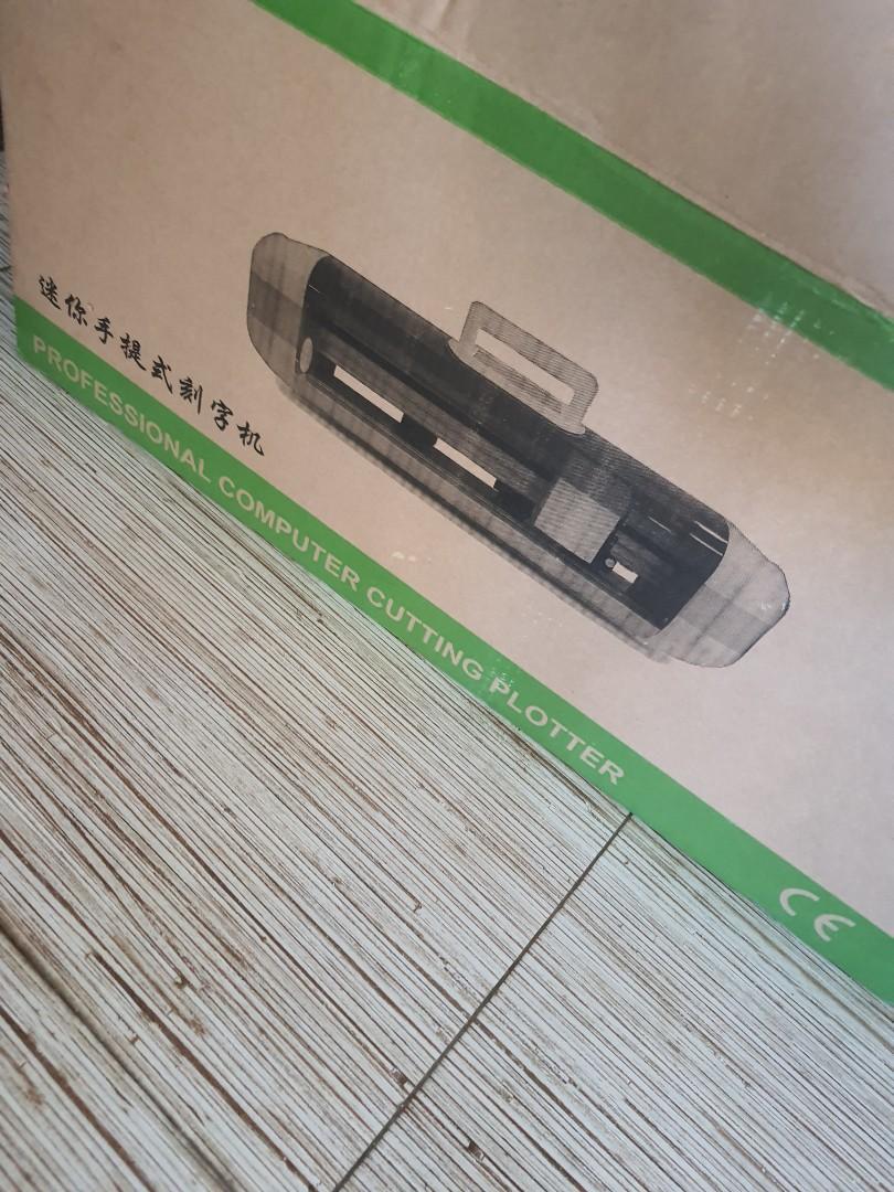 Cuyi Cutter /Plotter used once (Category: Printers, Scanners & Copiers) located in Calamba. Submitted by olxph_117192614 (Listing ID 1107453327, Image 2). Description: used once (the owner has to leave the country) Cuyi mini cutter plotter w Bluetooth speaker complete package with software price is fixed pickup or meet up Calamba area.