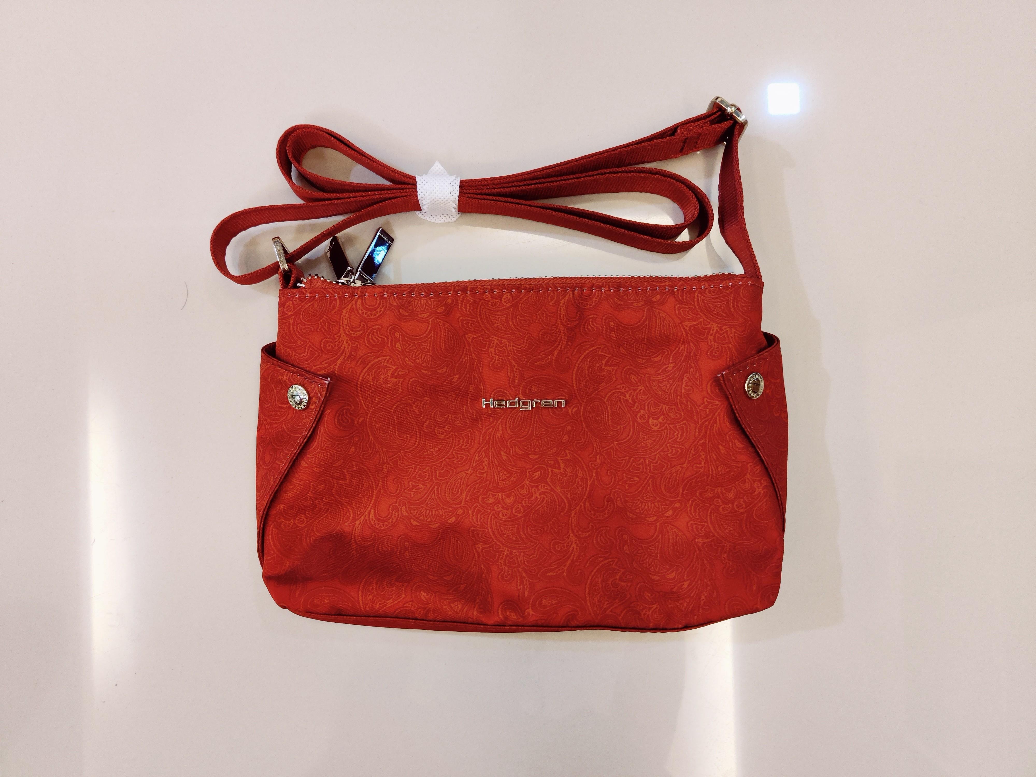 Hedgren prisma triangular small crossbody best sale