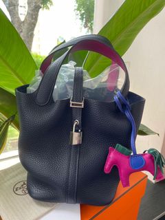 (Category: ) located in . Submitted by gleamnglam (Listing ID 1107280824, Image 1). Description: .