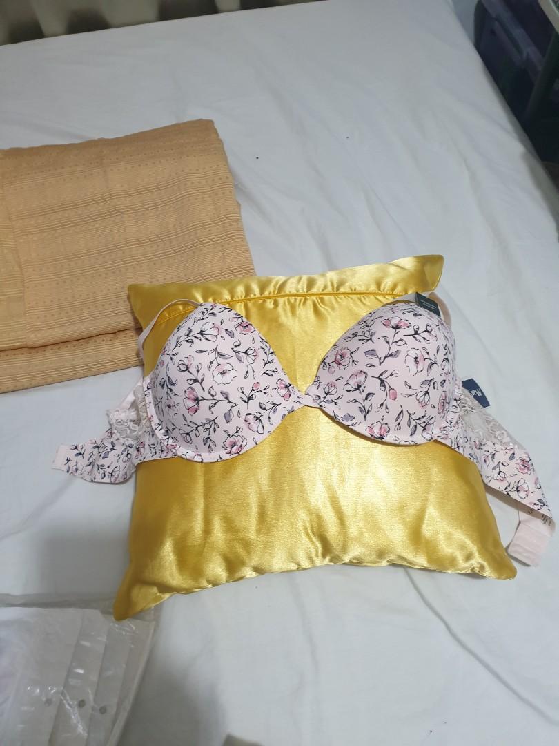 Laura Ashley Bra Womens Fashion Undergarments And Loungewear On Carousell 