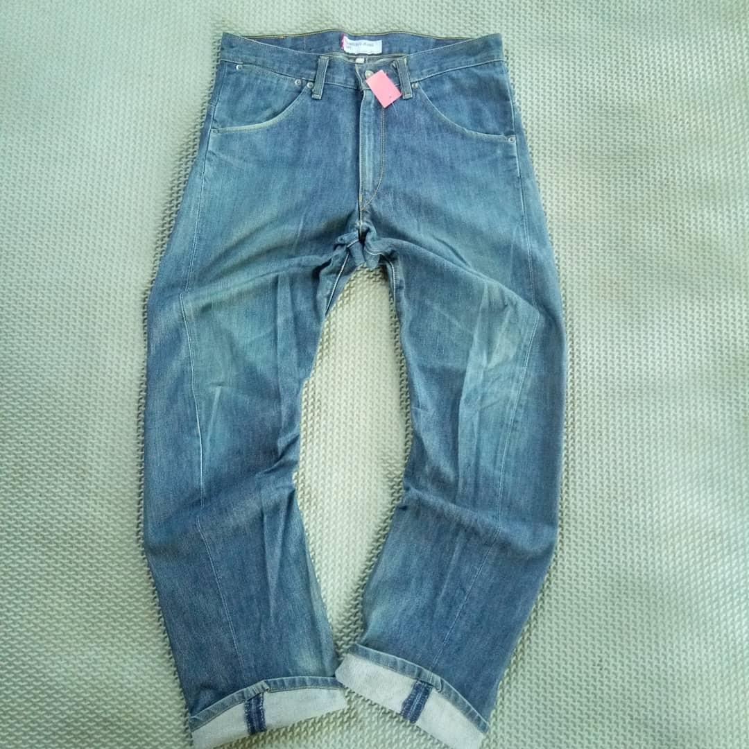 Levis engenered size 33, Fesyen Pria 