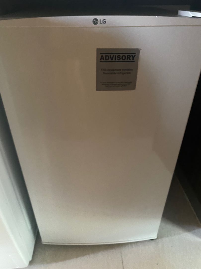 LG Bar Fridge 90L GL131SQW, TV & Home Appliances, Kitchen Appliances