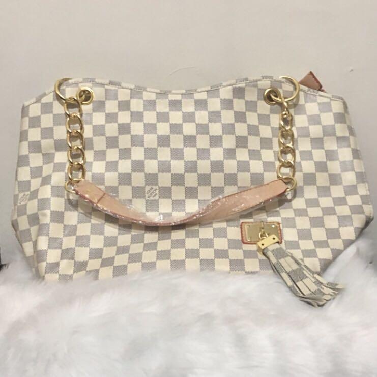 Louis Vuitton Damier Azur Handbag (Category: Luxury Bags & Wallets) located in Mandaluyong City. Submitted by soniafloreras (Listing ID 1107365790, Image 1). Description: Top grade/Premium quality branded handbag Width: 18” Length: 11” Cod available.