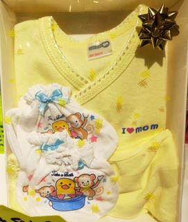 (Category: ) located in . Submitted by mdwardrobe (Listing ID 1107337527, Image 1). Description: .