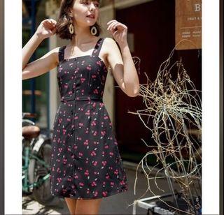 Lovet I cherry you button dress in black