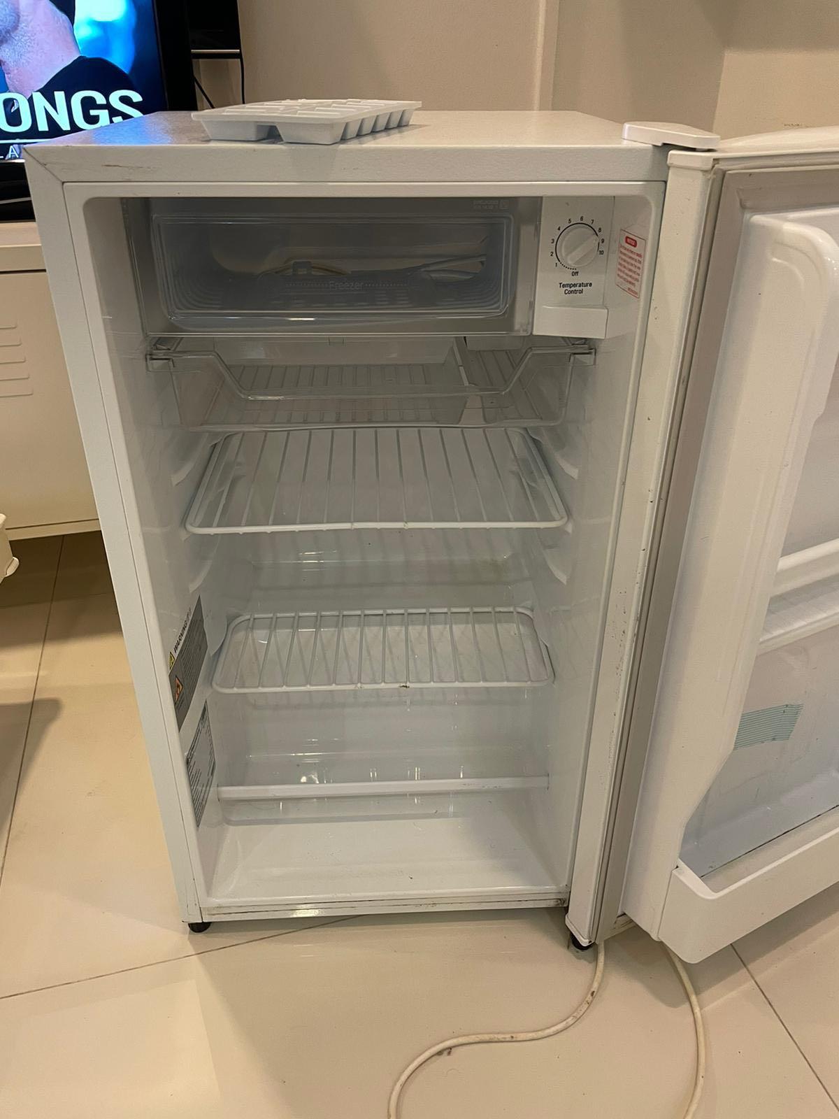Mini bar fridge, refrigerator, TV & Home Appliances, Kitchen Appliances