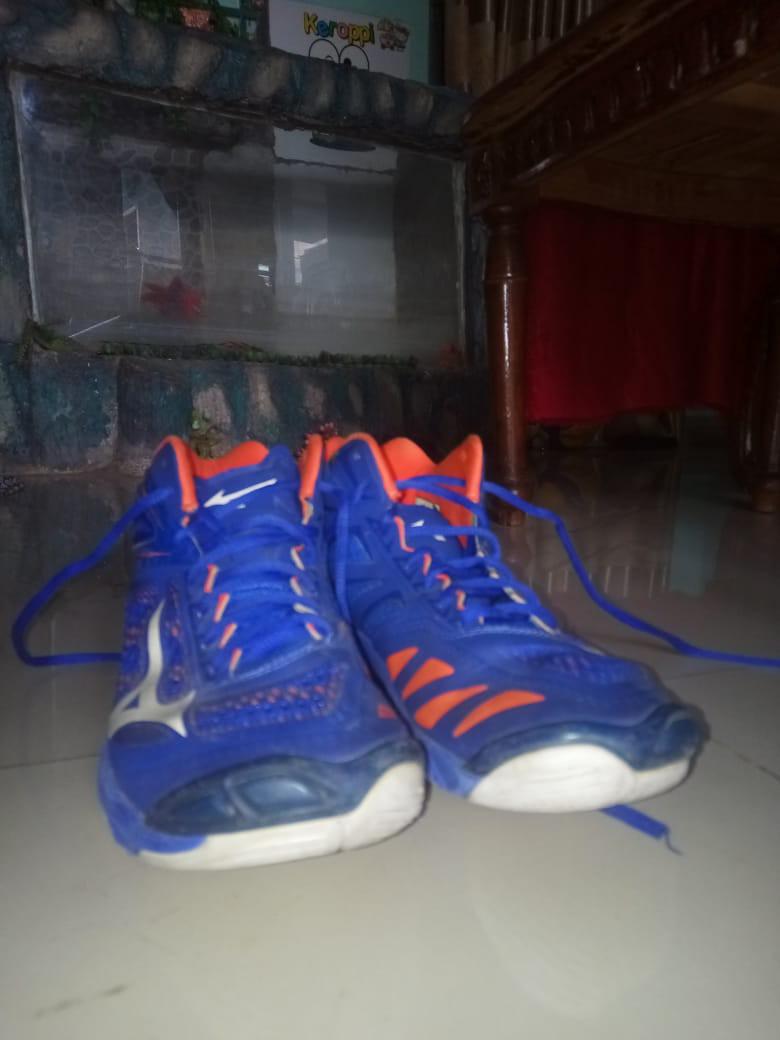 mizuno wave lightning z5
