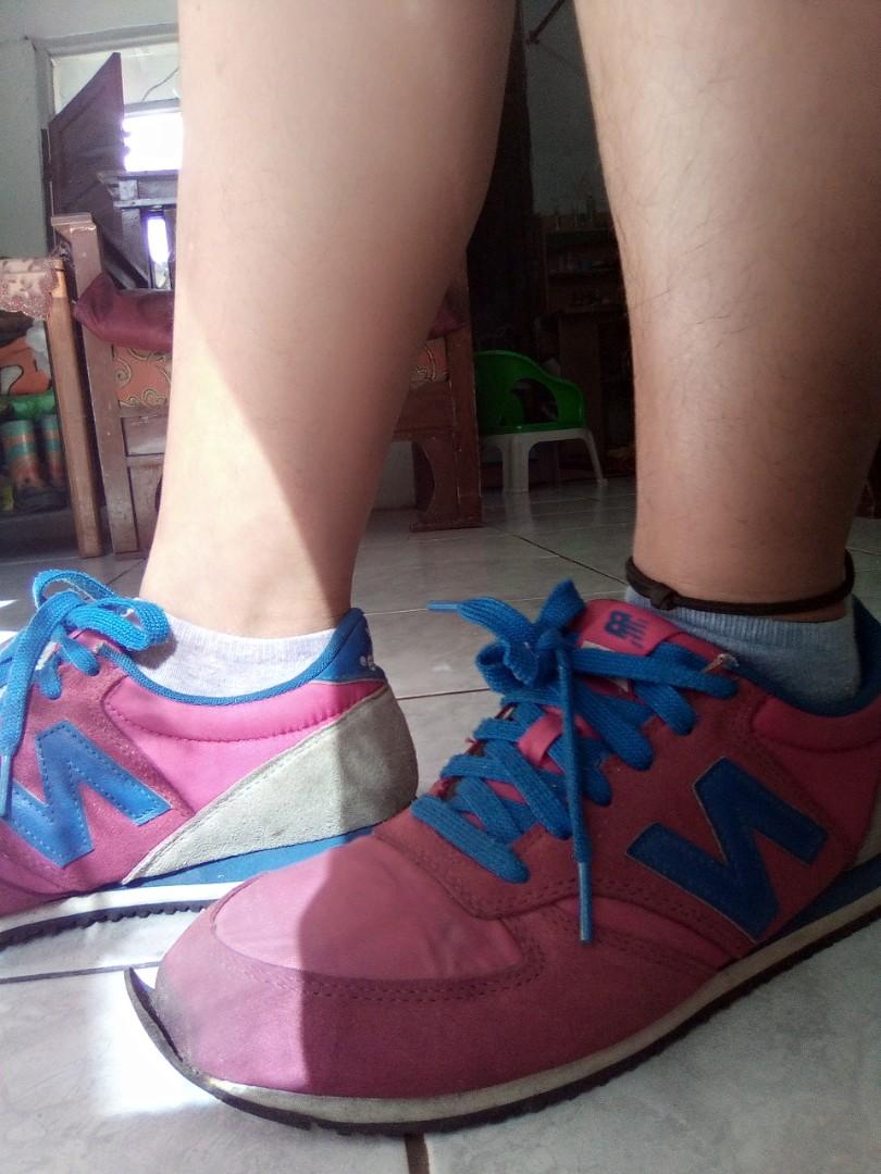 Sepatu new balance pink biru on sale