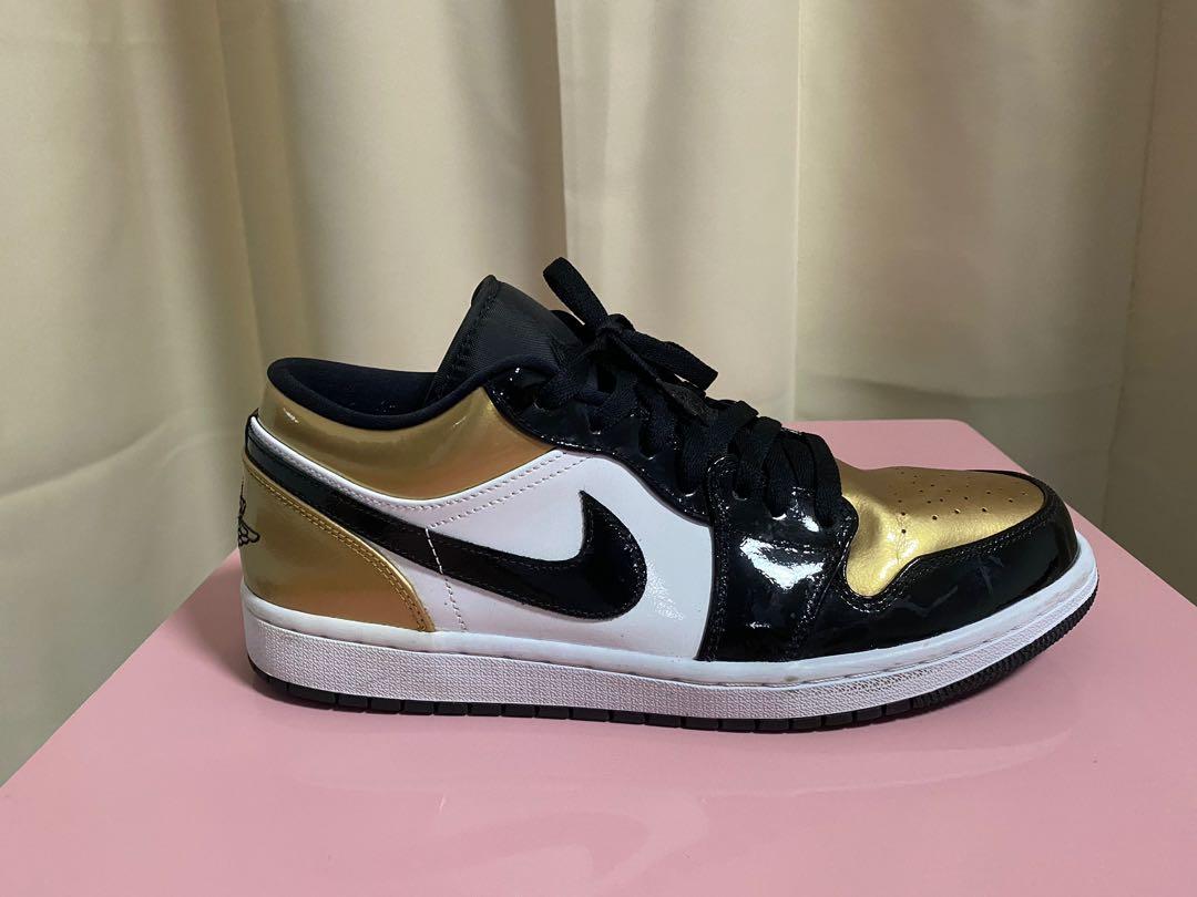 Gold discount toe nike