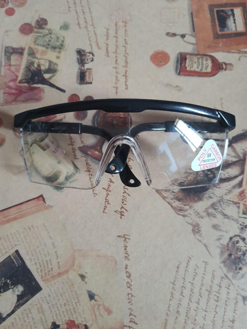 Safety Glass / Goggles (Category: Construction Tools & Equipment) located in Manila. Submitted by djianne (Listing ID 1107257931, Image 1). Description: .