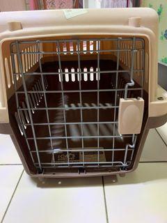 Solid pet carrier