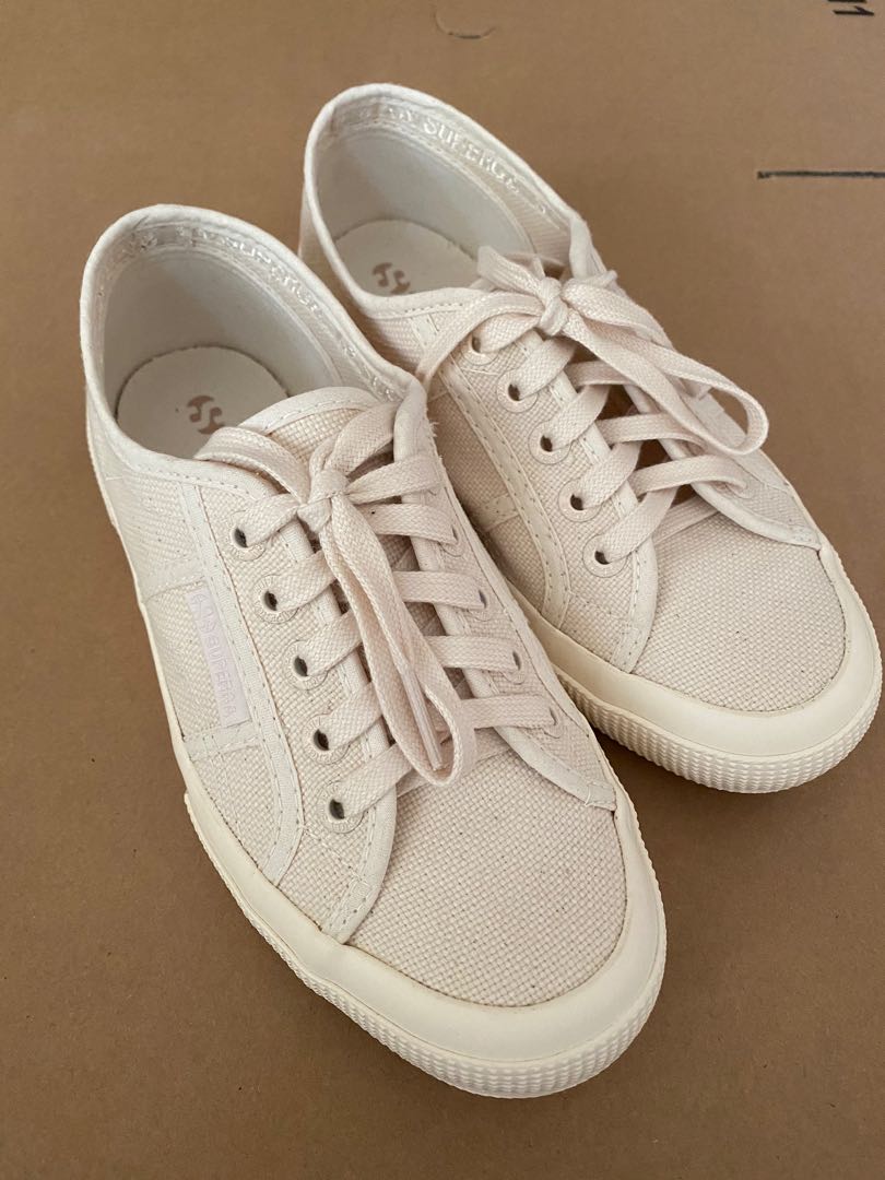 Superga beige hot sale