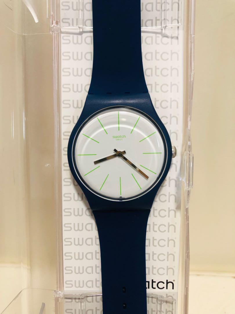 全新Swatch錶 （分類：手錶）位於 Hong Kong。 由 crazyoutlet 提交（商品編號 1107285607，圖片 3）。簡介： 全新Swatch手錶 100%NEW 深藍帶 白色面 連盒 售$200 粉嶺站面交/順豐到付。