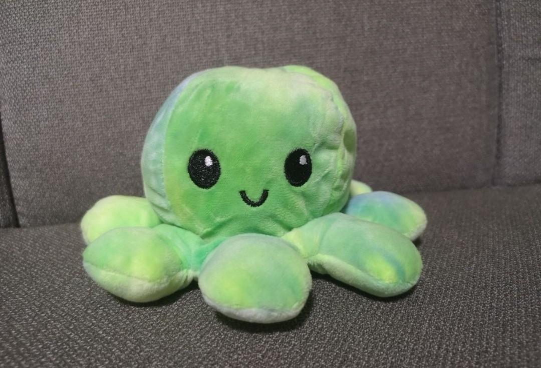 reversible octopus black and green