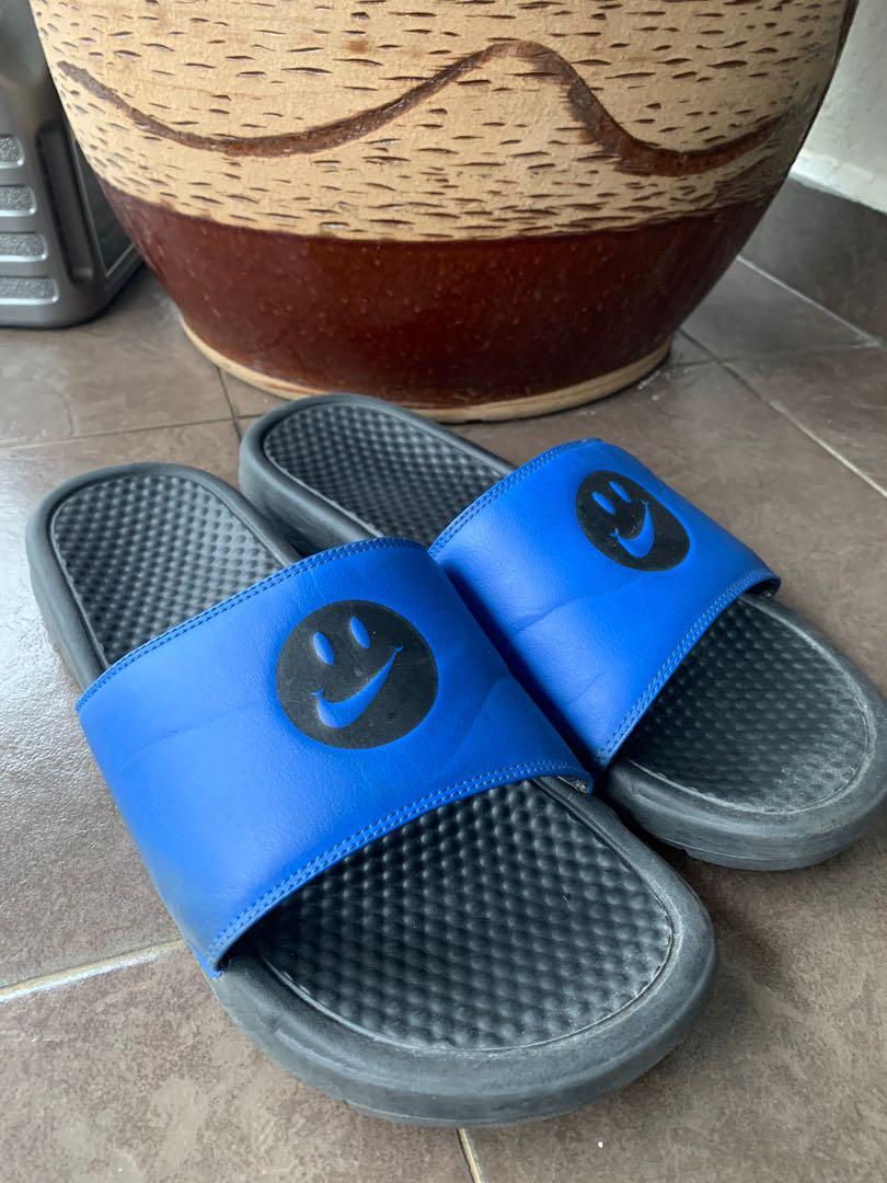 Nike benassi have a nike day top