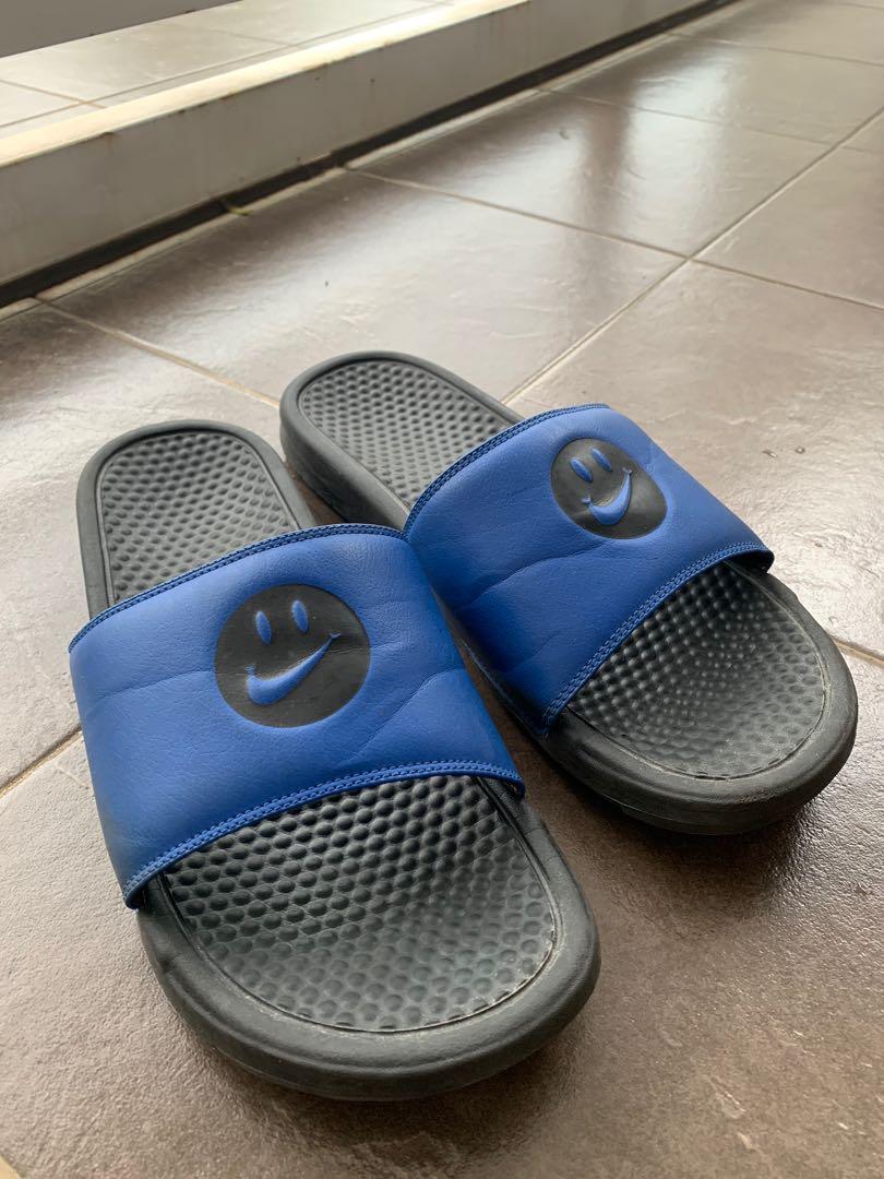 Used top nike slides