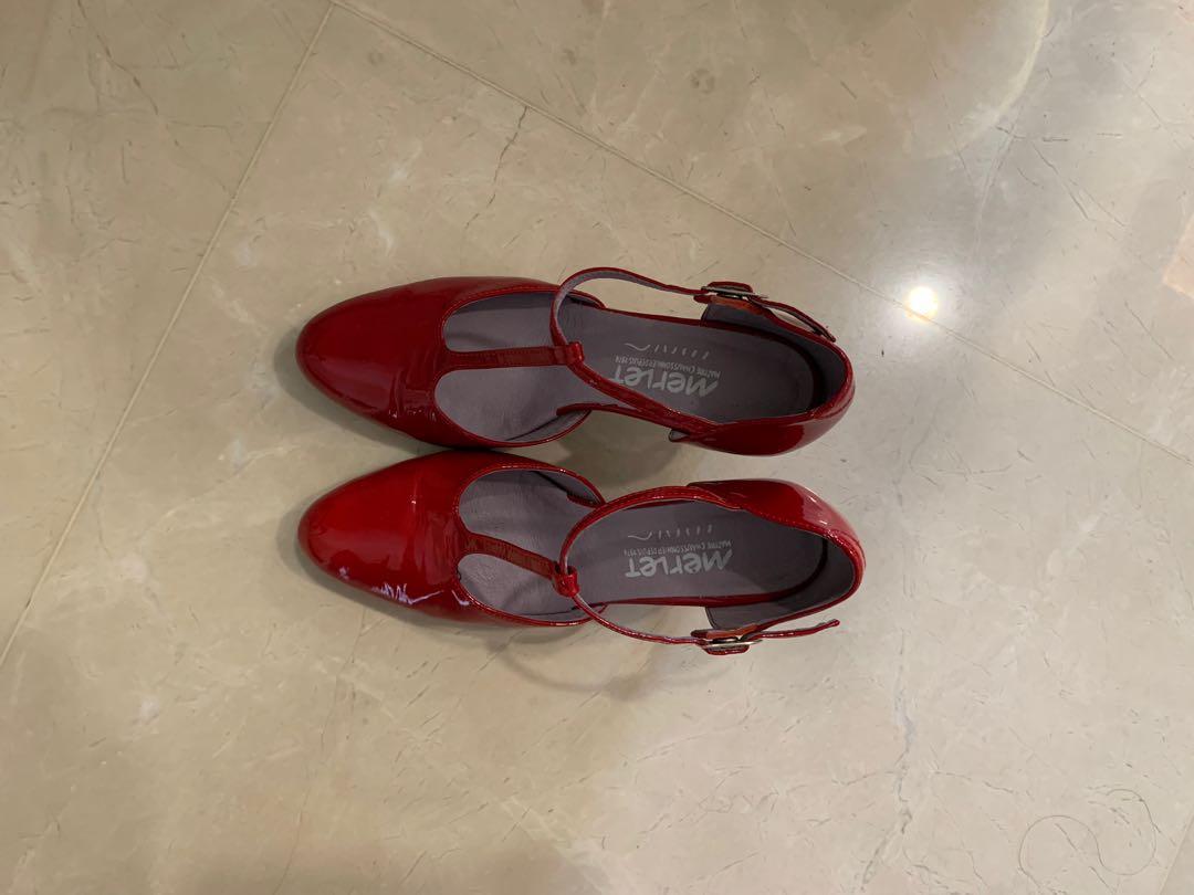 Waltz shoes clearance