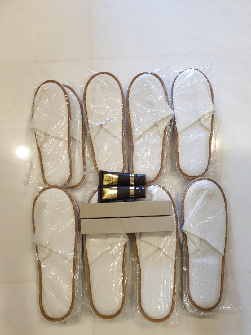 Hotel slippers complimentary outlet