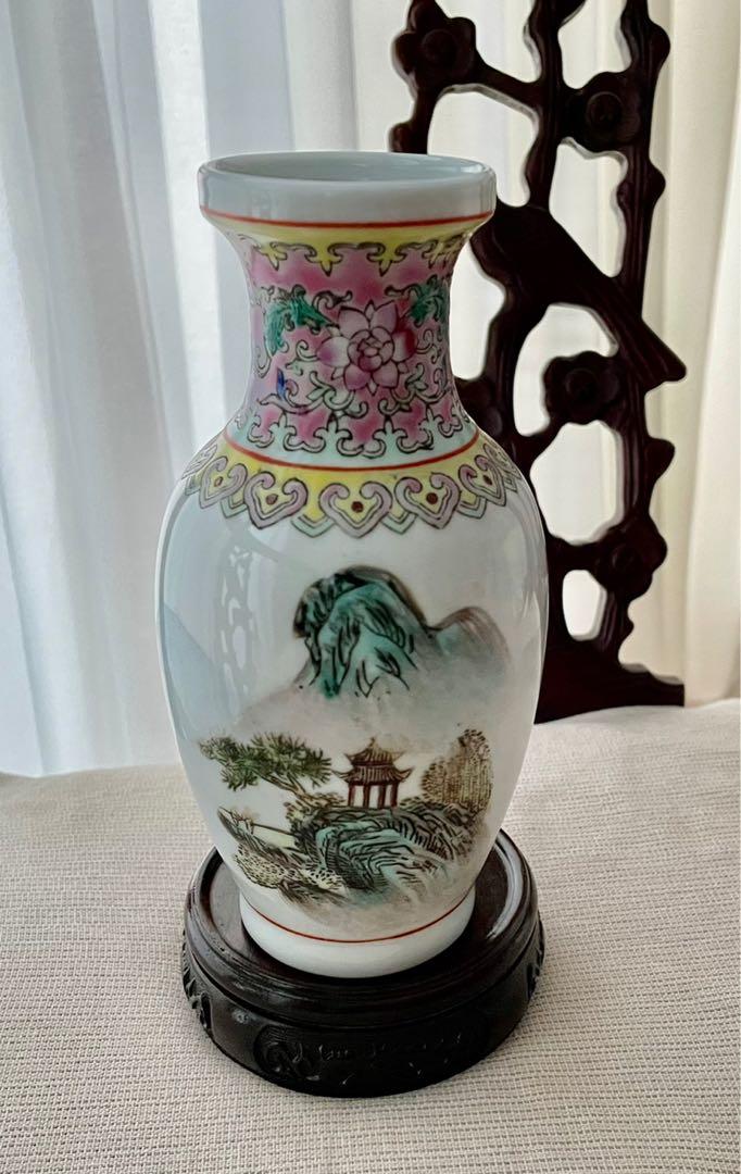 中國景德鎮七十年代粉彩手繪山水詩文小瓶, 興趣及遊戲, 收藏品及紀念品