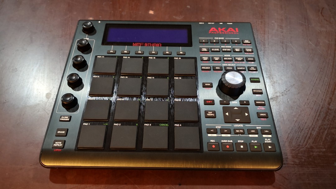 Ultra-Portable MPC With MPC Software LCD Screen USB Power Touch Sensitive Encoders Brushed Aluminium Body & Data Dial Download Akai Professional MPC Studio Black Ultra-Portable MPC With MPC Software LCD Screen USB Power Touch Sensitive Encoders Brushed Aluminium Body & Data Dial Download Akai Professional MPC Studio Black
