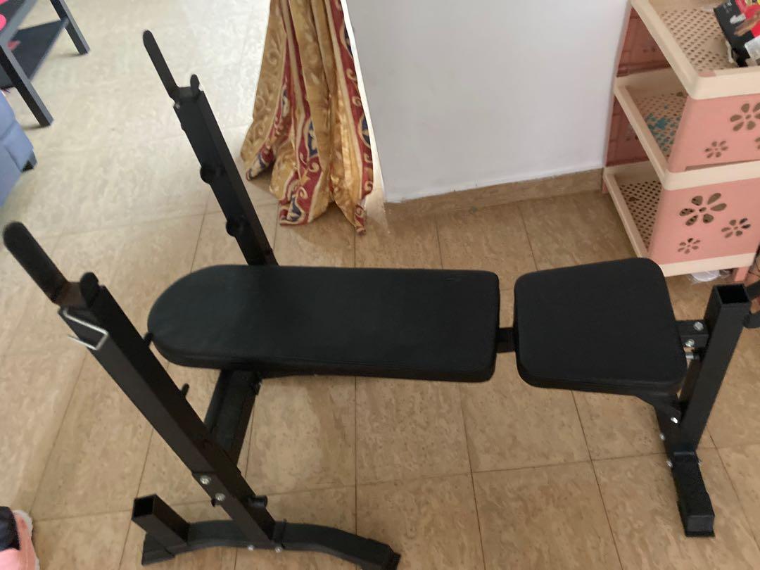Bench clearance press seat