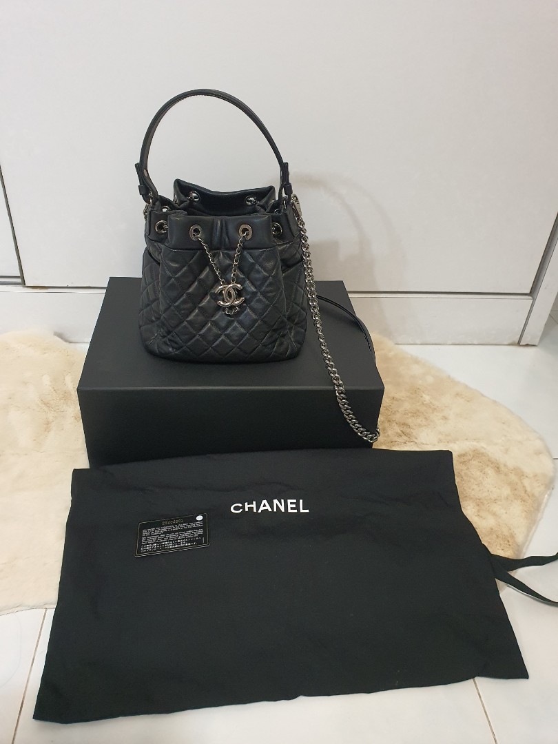 Chanel Quilted Pearl Chain Mini Drawstring Bucket Light Pink Bag  Trésor  Vintage