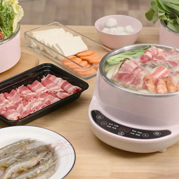 Multiple steamer (Category: Cookers) located in Singapore. Submitted by cissy_yangzx (Listing ID 1107555956, Image 3). Description: Bear DZG-D40A1 Mini Multi-layer Electric Steamer Multifunctional 304 Stainless Steel Automatic Power Off.