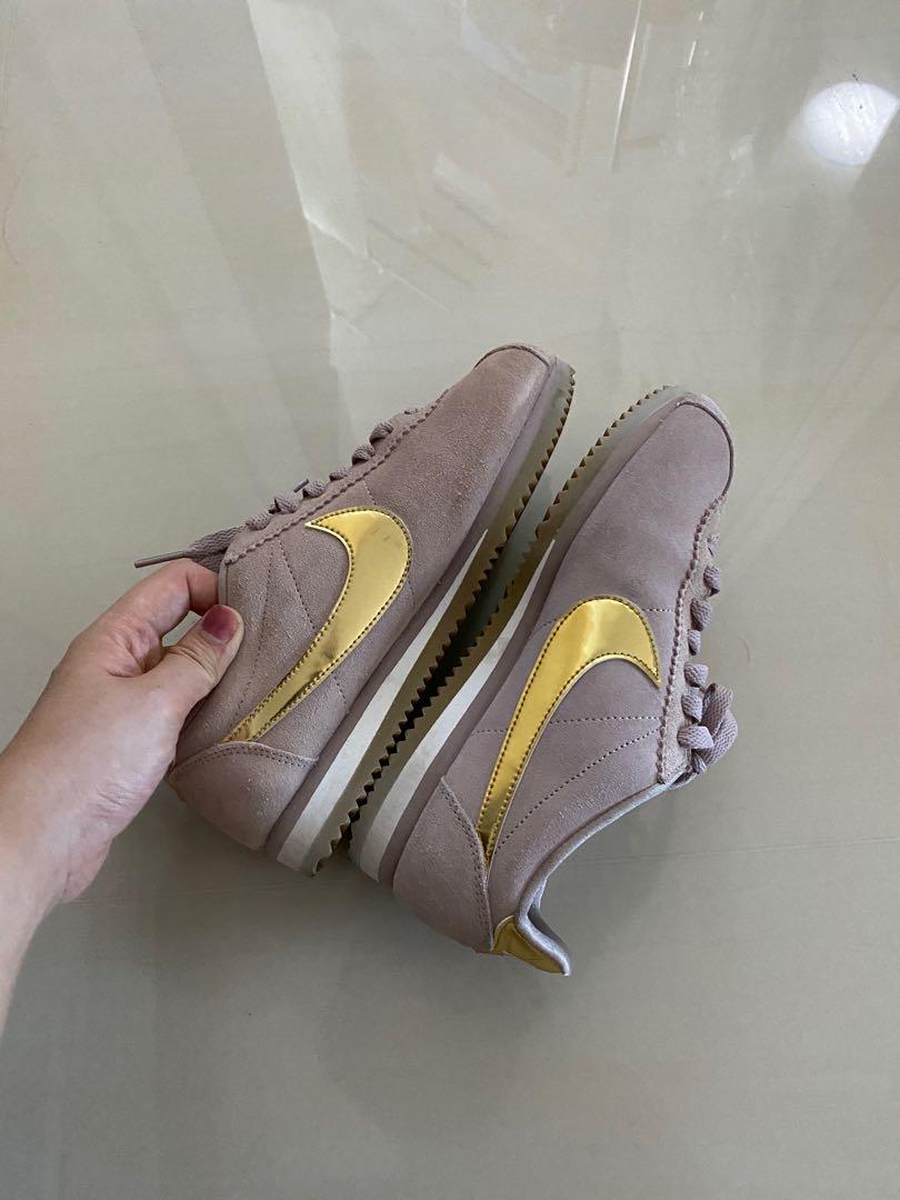 Nike cortez taupe gold top