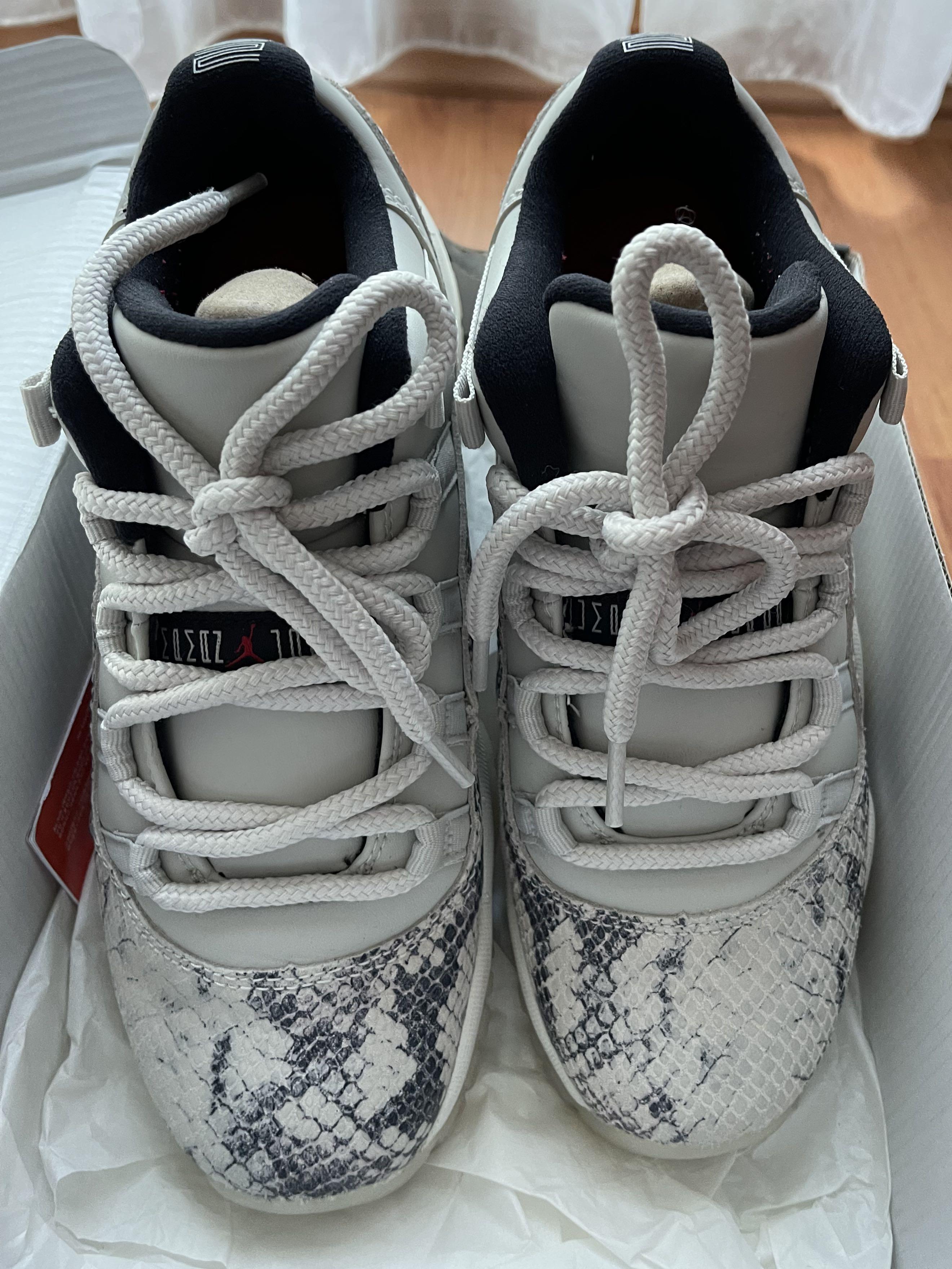 Retro 11 top light bone