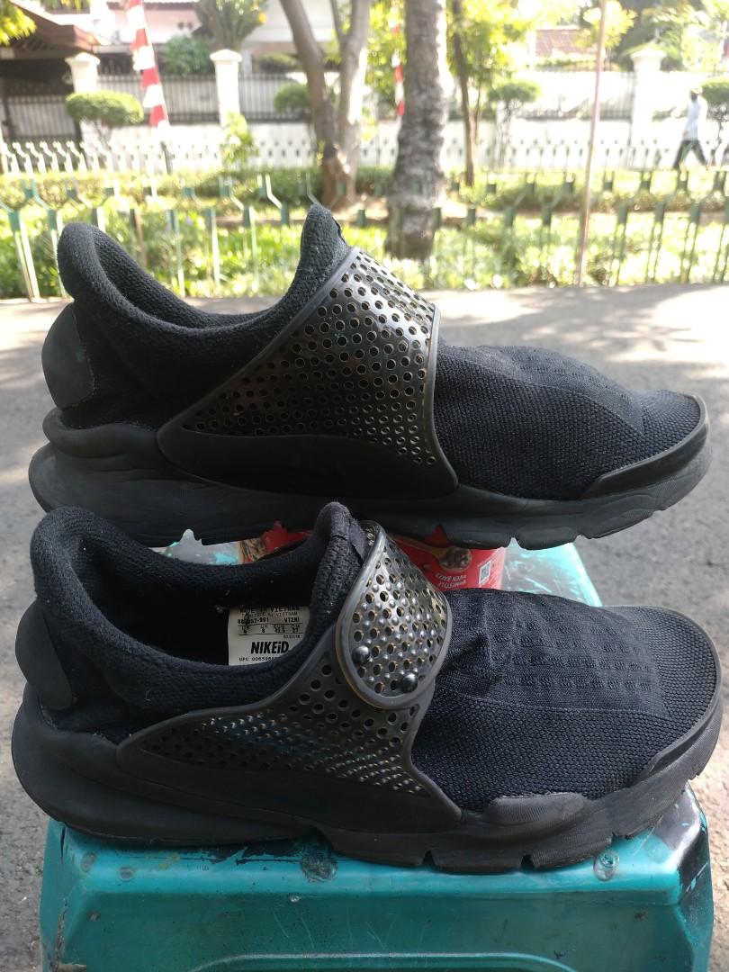 nike sock dart triple black price