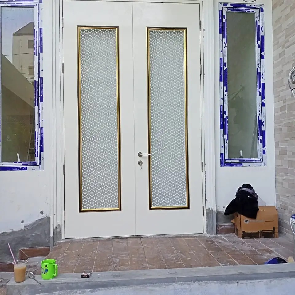 Pintu Utama Rumah Kupu Tarung Motif Jaring Stainless Kasa Kawat Nyamuk