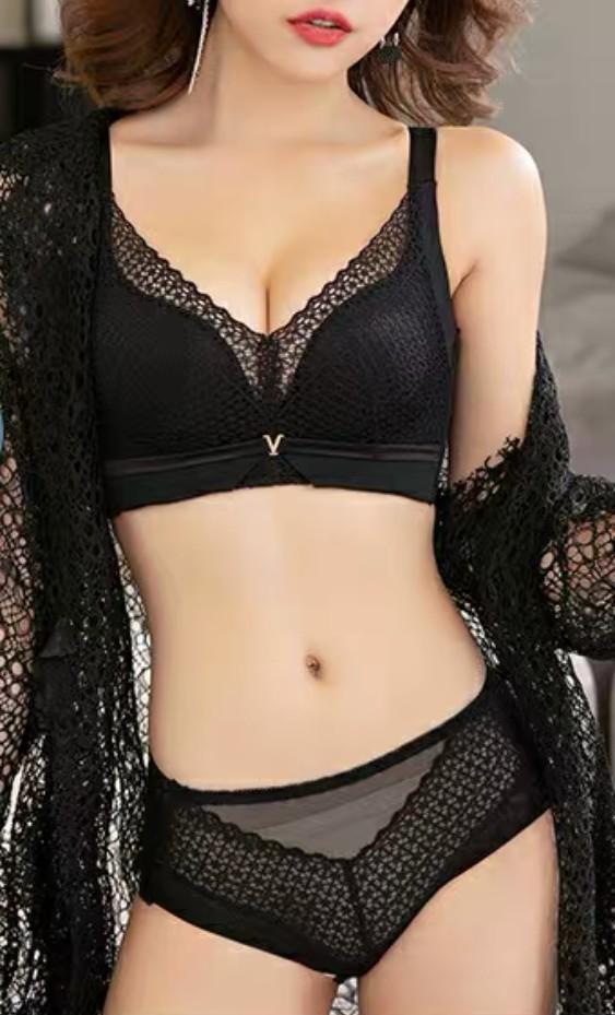 https://media.karousell.com/media/photos/products/2021/8/16/sexy_lace_adjusted_straps_bra__1629114173_864d31f9_progressive.jpg