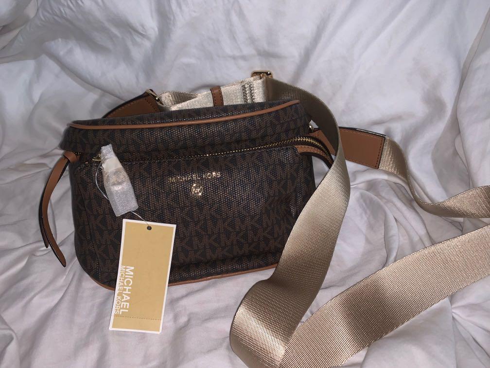 slater medium logo sling pack