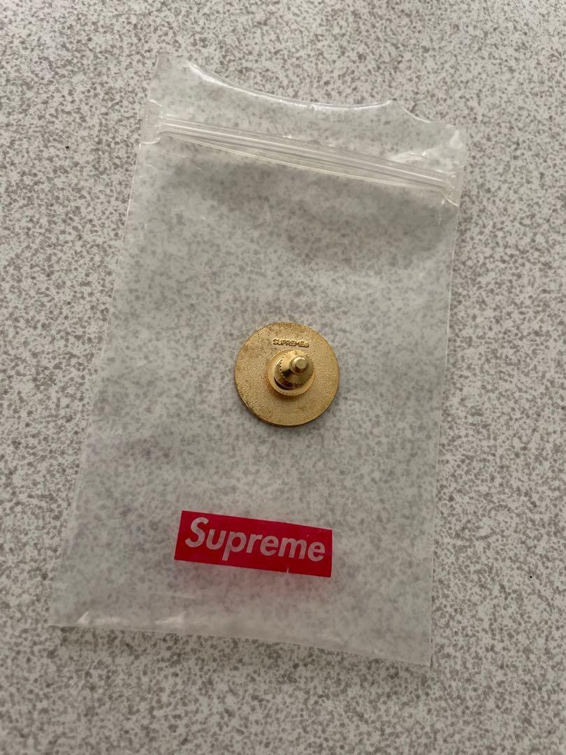 Supreme box logo pin online