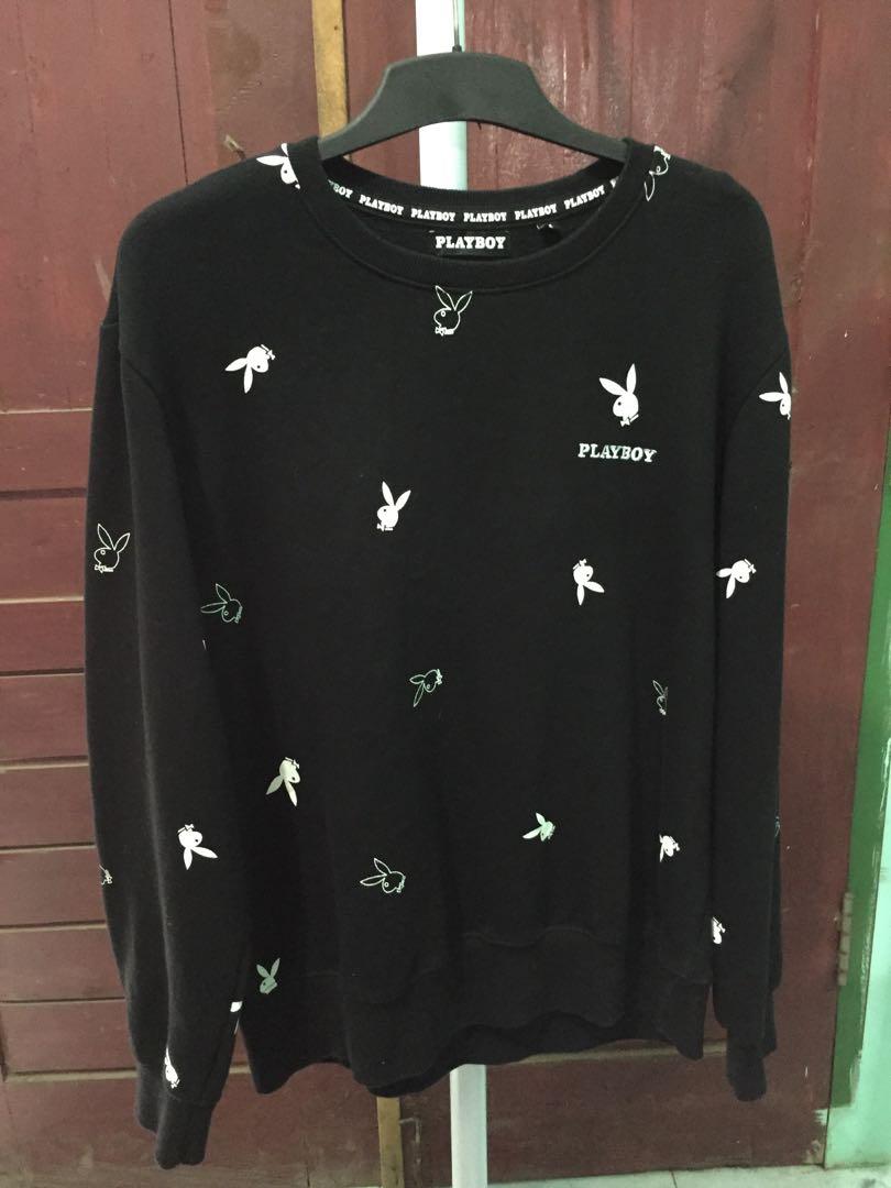Sweater crewneck playboy original, Fesyen Wanita, Pakaian Wanita, Atasan di  Carousell