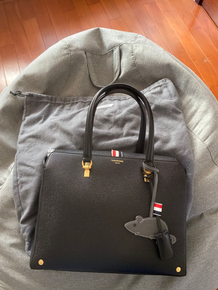 Thom Browne leather bag, 名牌, 手袋及銀包- Carousell