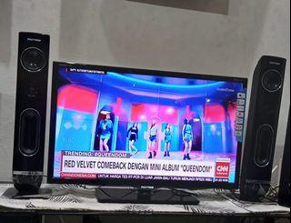 TV POLYTRON DOUBLE SPEAKER 32", SUARA MENGGELEGARRR LIKE NEW barang mulus NOMINUS bole cek sepuasnya 👍