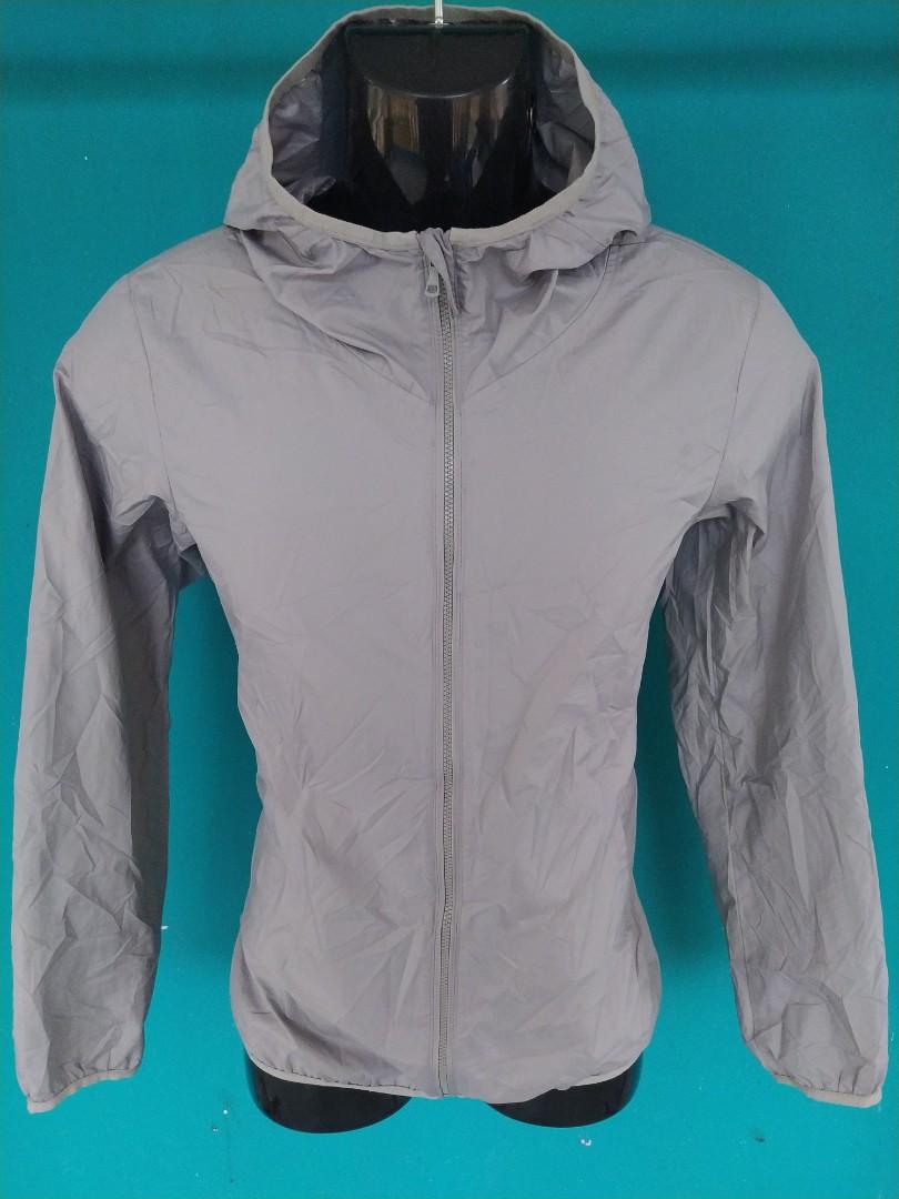 Workout windbreaker store