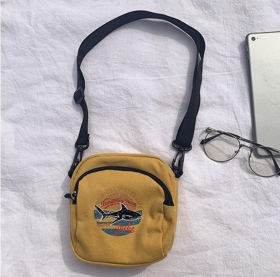 Tropical water outlet life bag