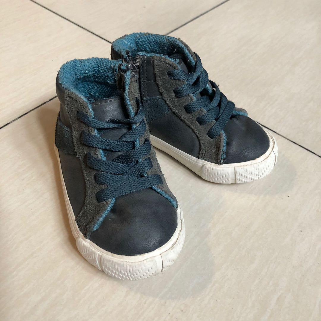 Zara baby boy size EUR 19 (Category: Babies & Kids Fashion) located in Baguio. Submitted by bleighmax (Listing ID 1107603684, Image 1). Description: Very good used condition Size EUR 19 (14 cms outsole).