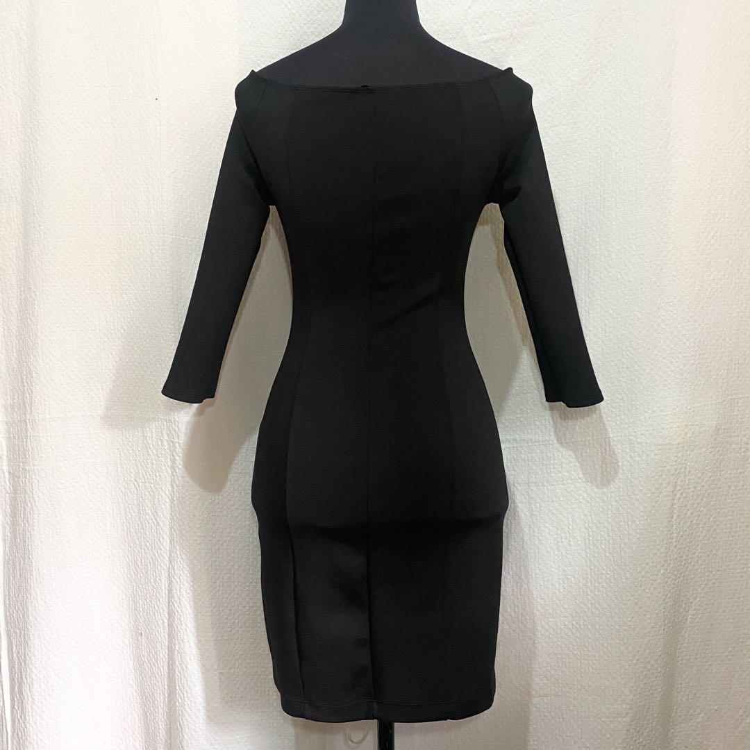 Black bodycon longsleeve dress (Category: Dresses) located in Cavite. Submitted by yssay14 (Listing ID 1107774006, Image 3). Description: Forever21 black dress.