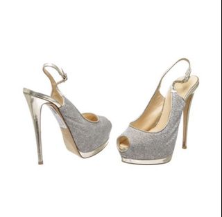 (Category: ) located in . Submitted by shopaholic_exposed (Listing ID 1107848968, Image 1). Description: .
