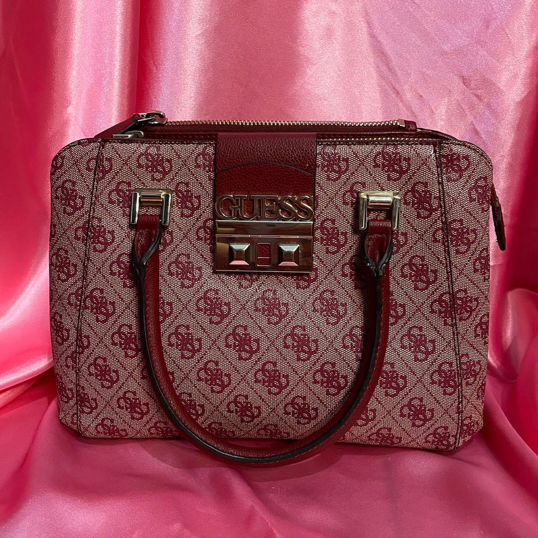 Guess luxe deals logo
