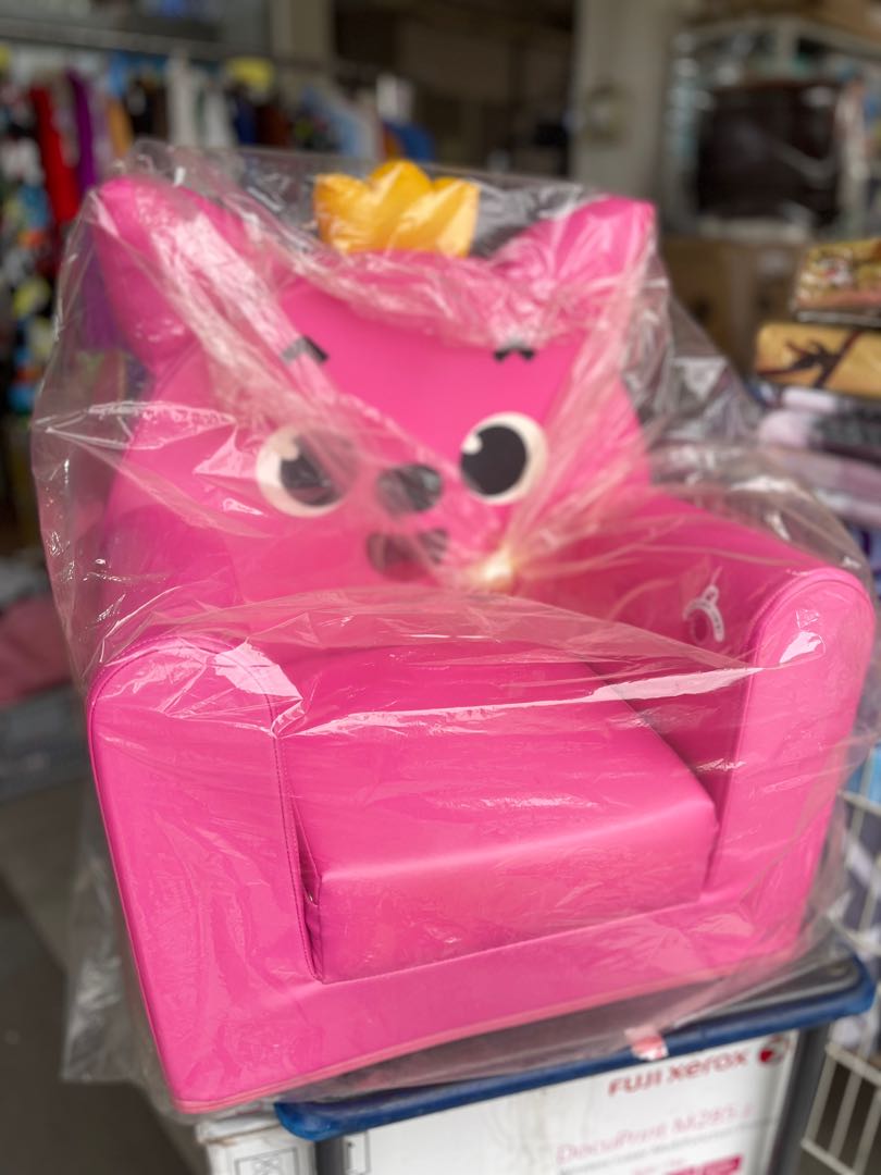 pinkfong sofa