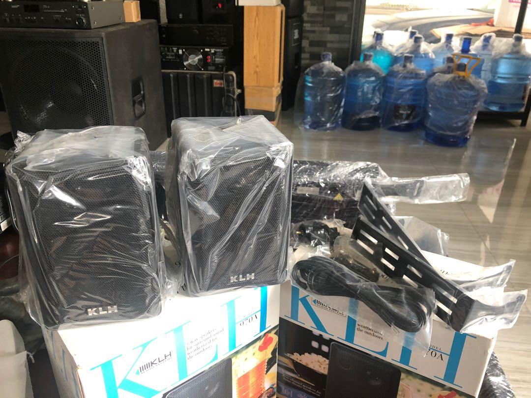 KLH 970A Indoor/Outdoor 3Way Speakers w/ wall brackets, Audio