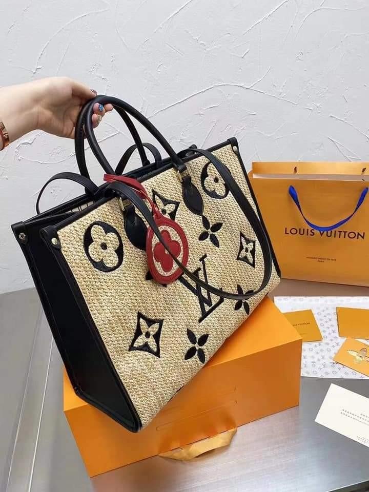 3D model Louis Vuitton Loop Baguette Bag Damier Ebene VR / AR